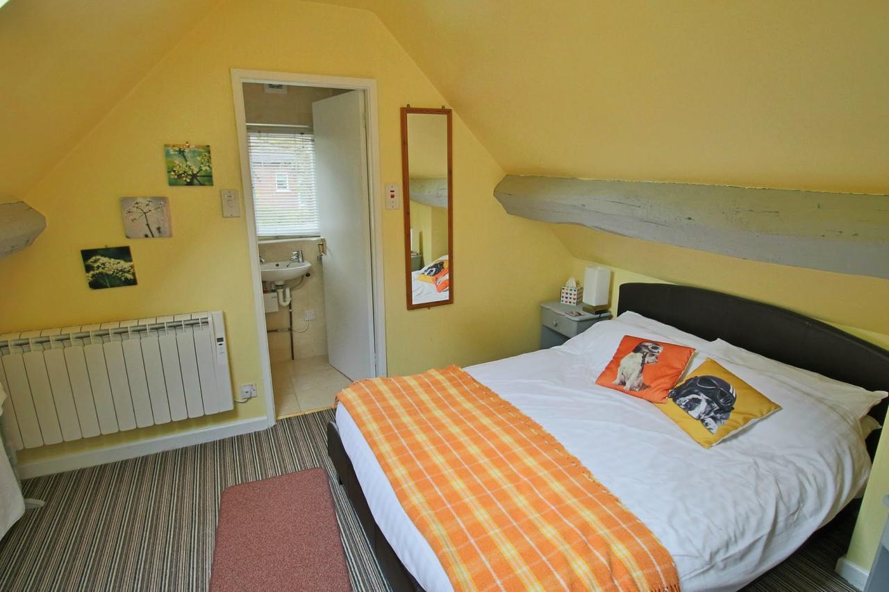 Guest house Calcutts House 4*