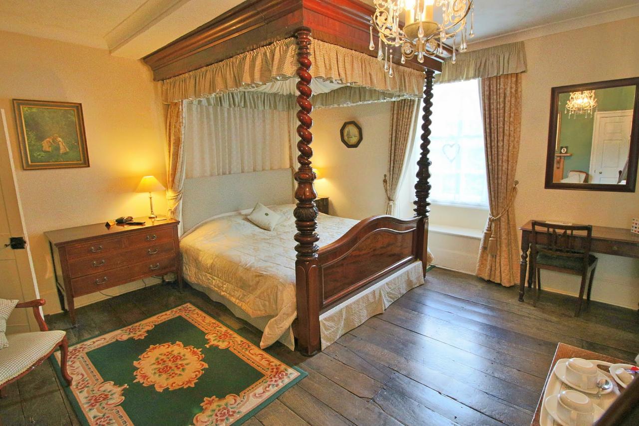 Guest house Calcutts House